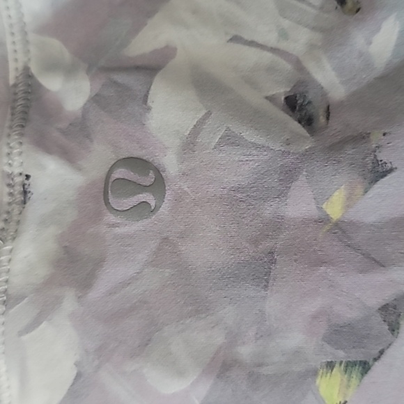 🪼Lululemon Layeres Top in Pastel Shades! - Picture 4 of 8